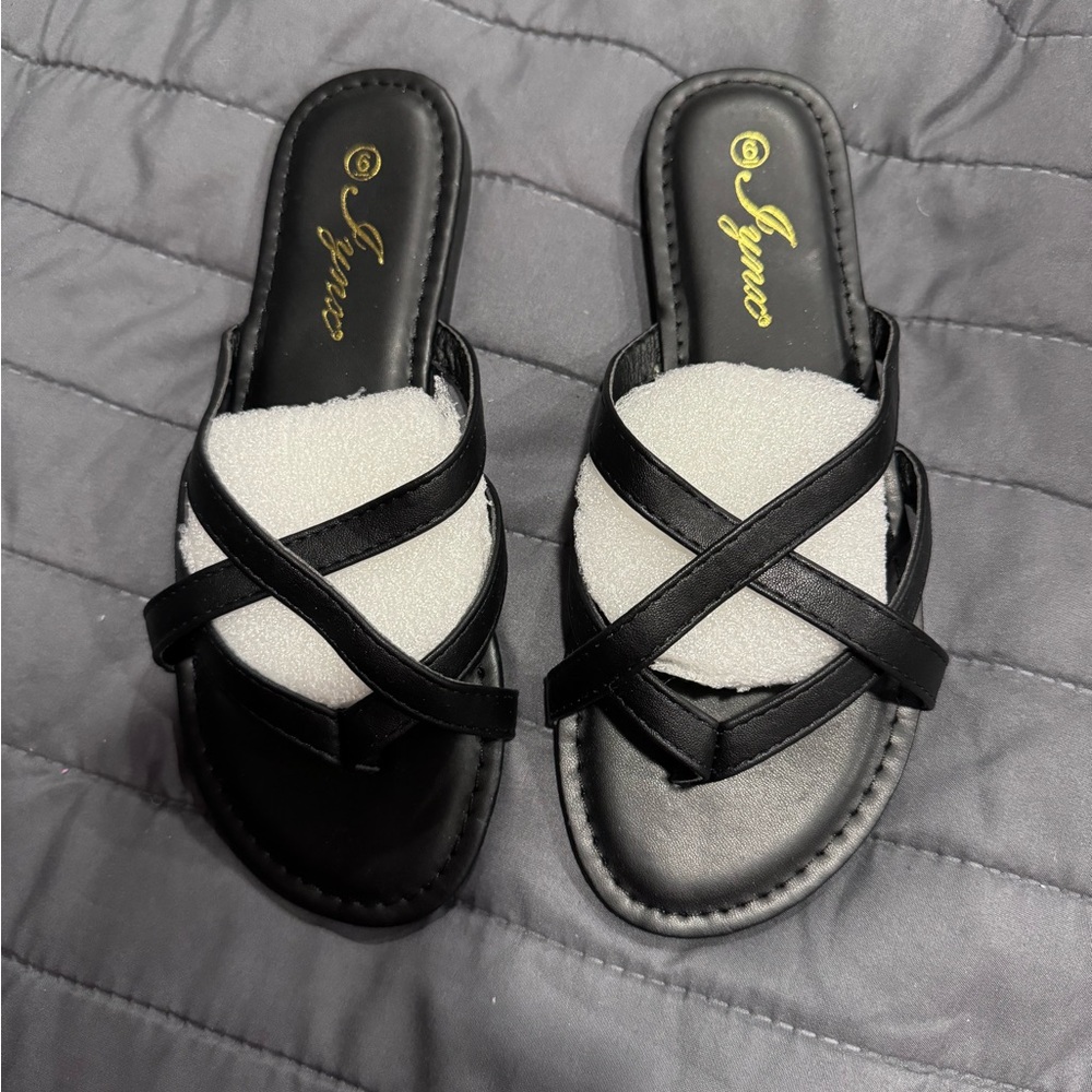 Iynx Black sandals